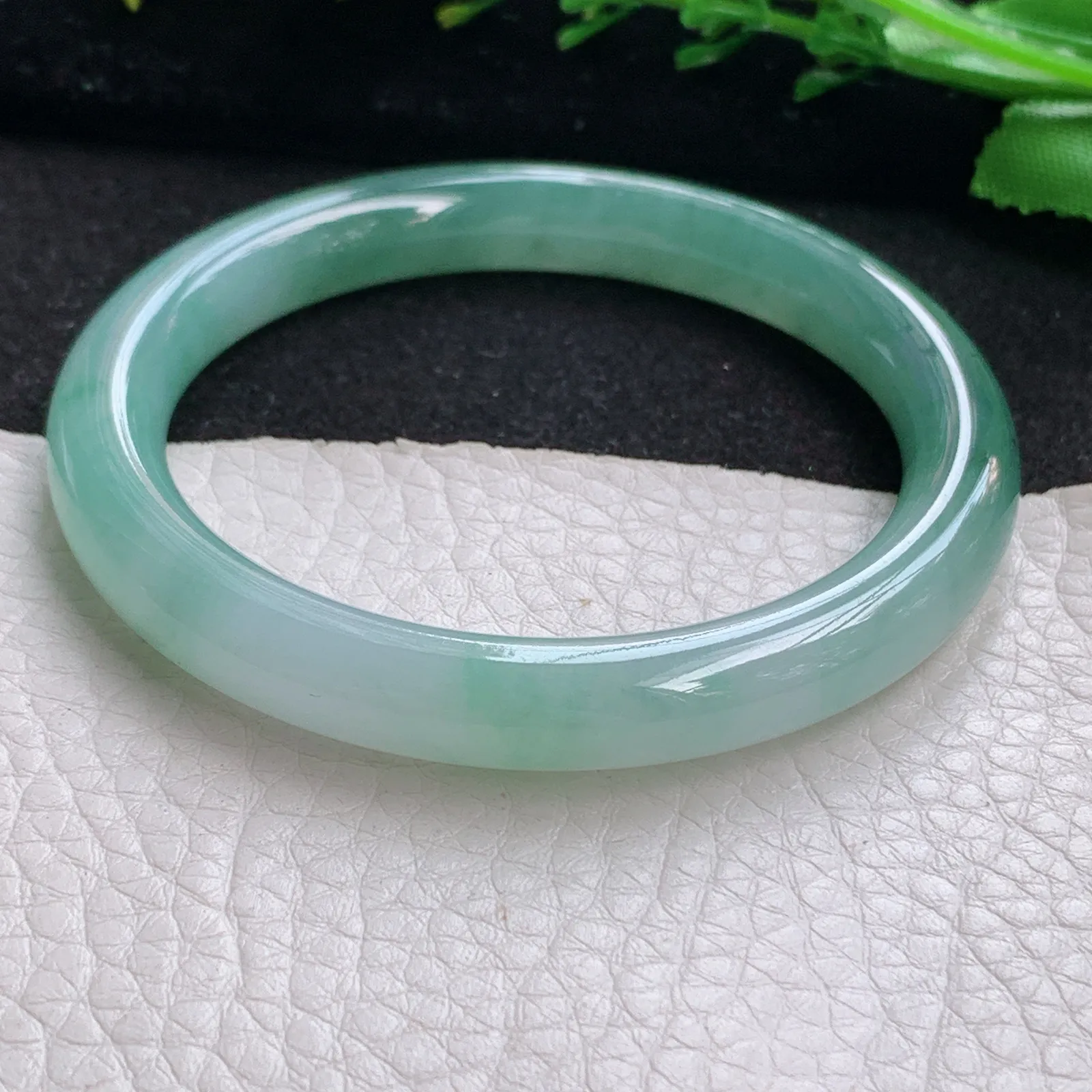 xo自然光53.8*8.5*8.3美人镯 缅甸翡翠a货玉手镯冰胶秀美圆条玉手环 叮当