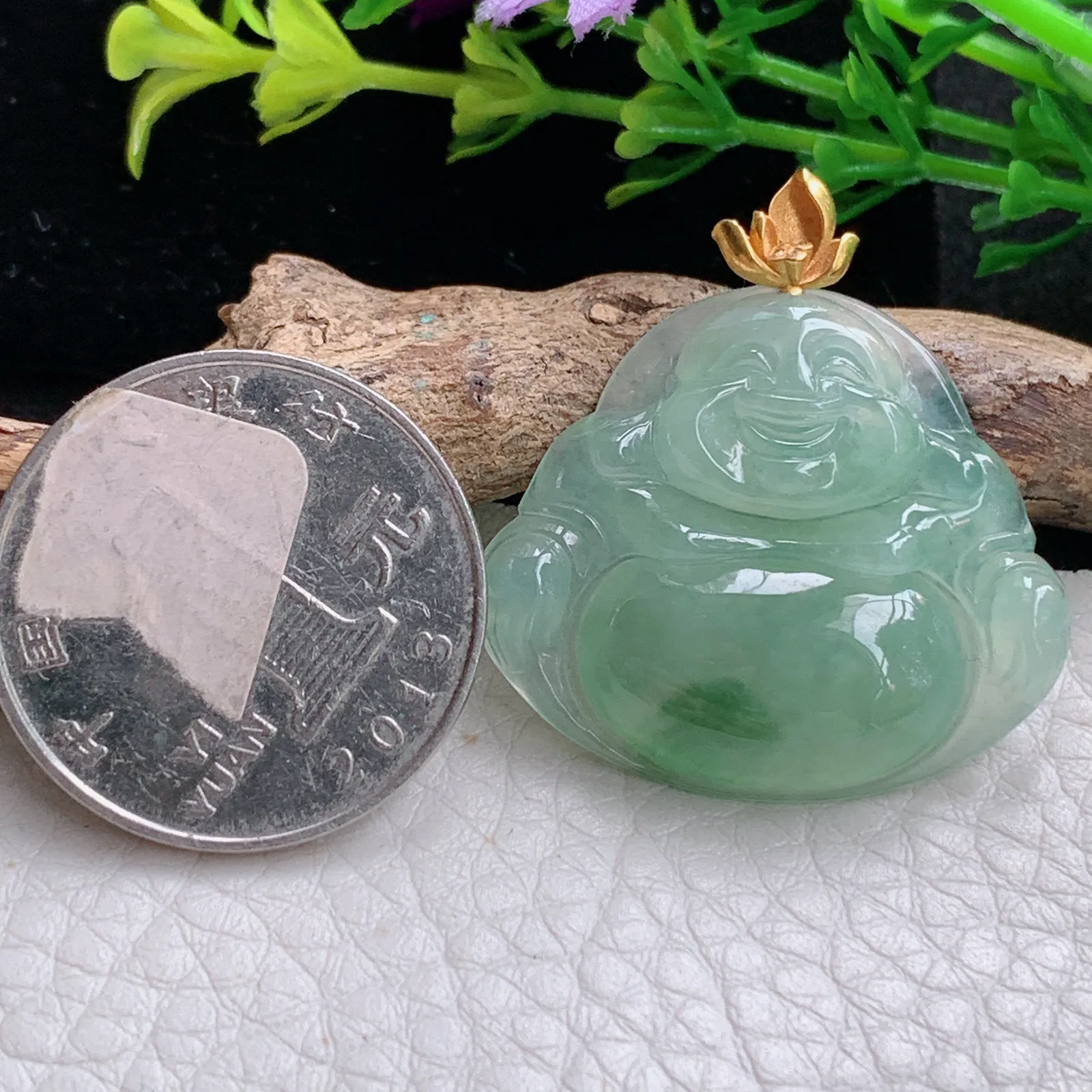 gp自然光32.8*31*5.5天然缅甸翡翠冰绿饱满佛公 弥勒佛玉吊坠