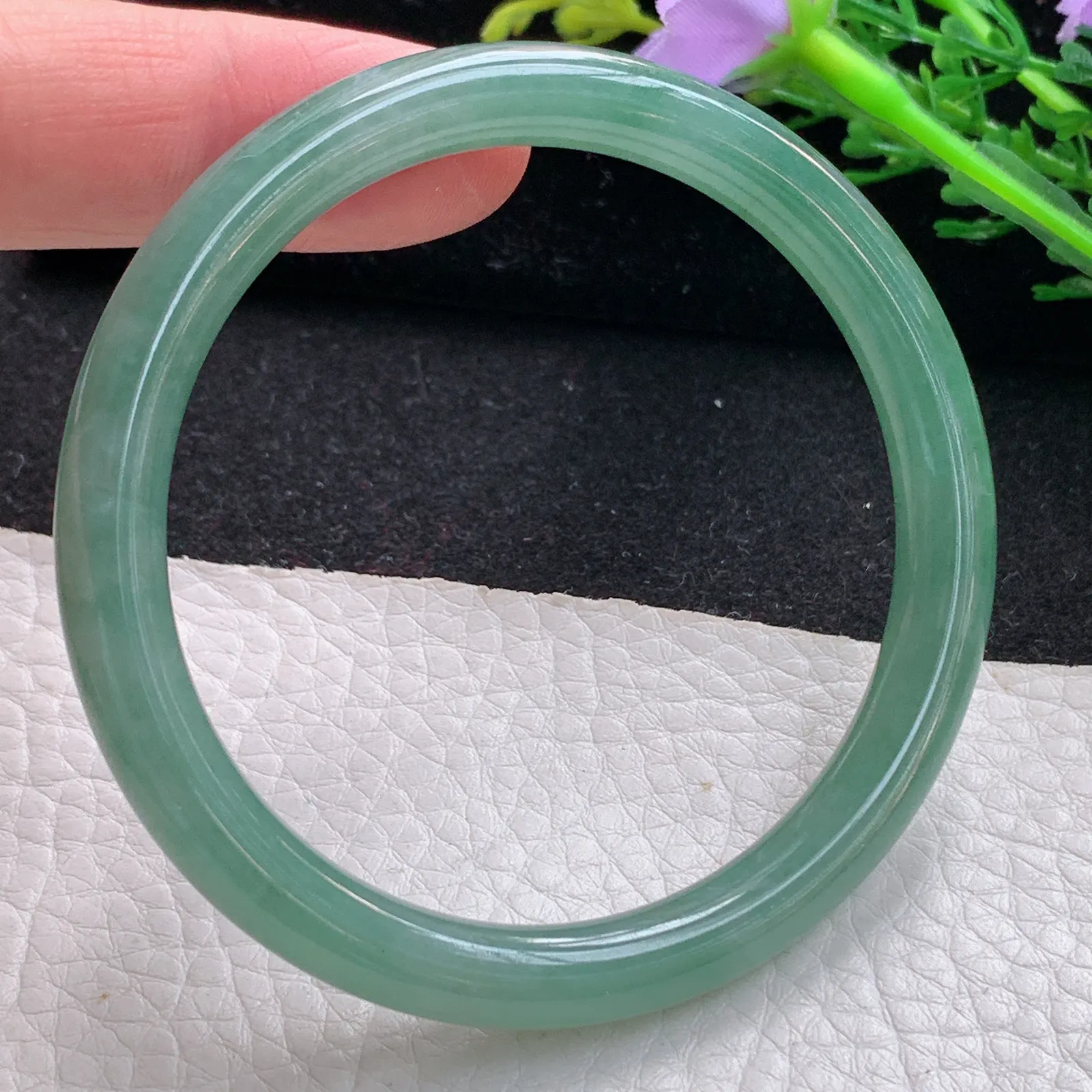 z自然光54.5*7.6*7.3叮当镯 缅甸翡翠a货玉手镯冰油绿圆条玉手环