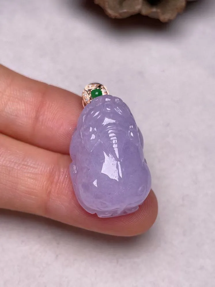 冰糯种紫罗兰貔貅吊坠、真金真钻镶嵌，种水好，玉质细腻 .裸石尺寸 22.9*16.5