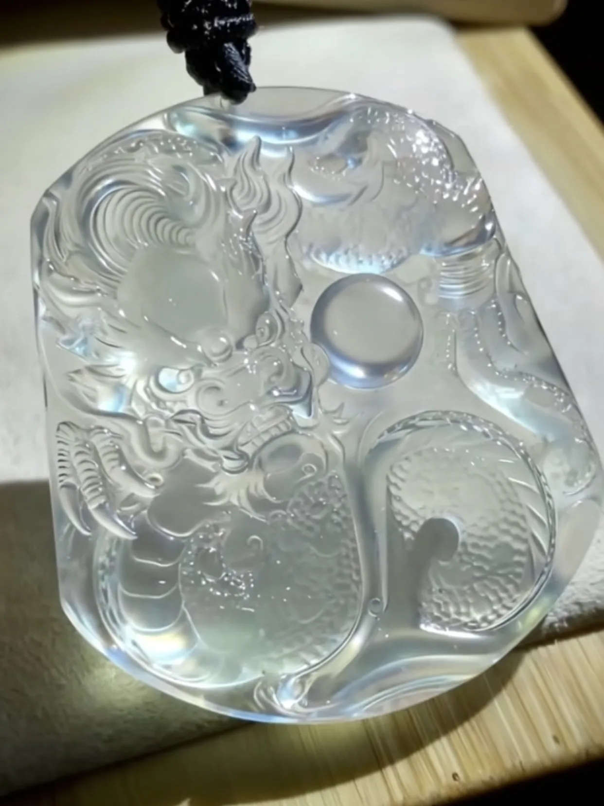 翡翠玻璃种无色吊坠