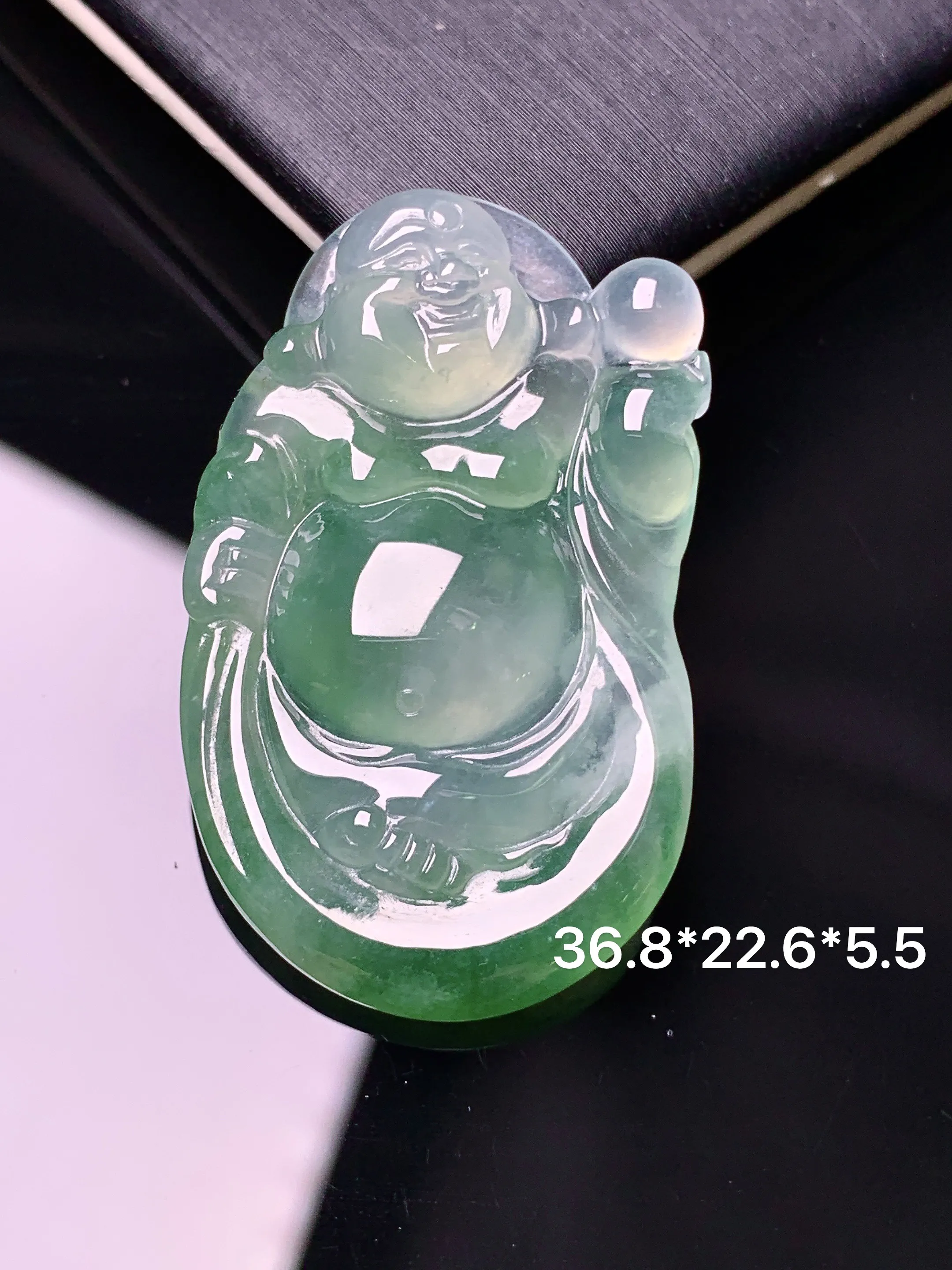 冰种佛公吊坠 玉质细腻 色泽清新艳丽  整体尺寸36.8*22.6*5.5