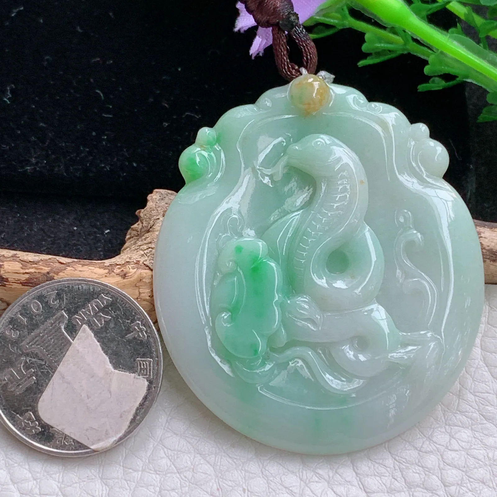 bg自然光54.5*47.6*6天然缅甸翡翠三彩腰缠万贯 生肖蛇玉吊坠 毛衣坠