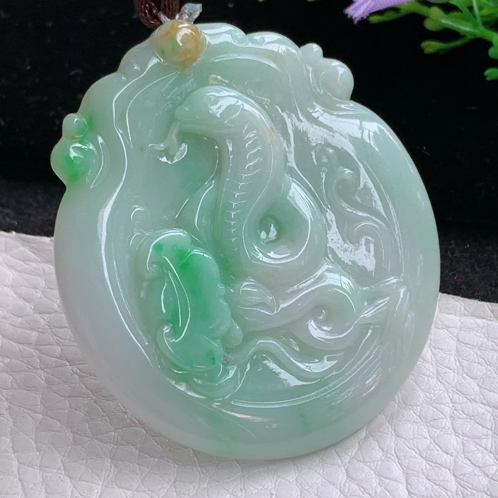 bg自然光54.5*47.6*6天然缅甸翡翠三彩腰缠万贯 生肖蛇玉吊坠 毛衣坠