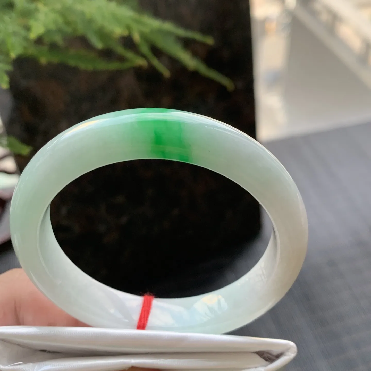 正圈冰糯阳绿 一丝细线 尺寸:52.7/11.1/7.7 色好