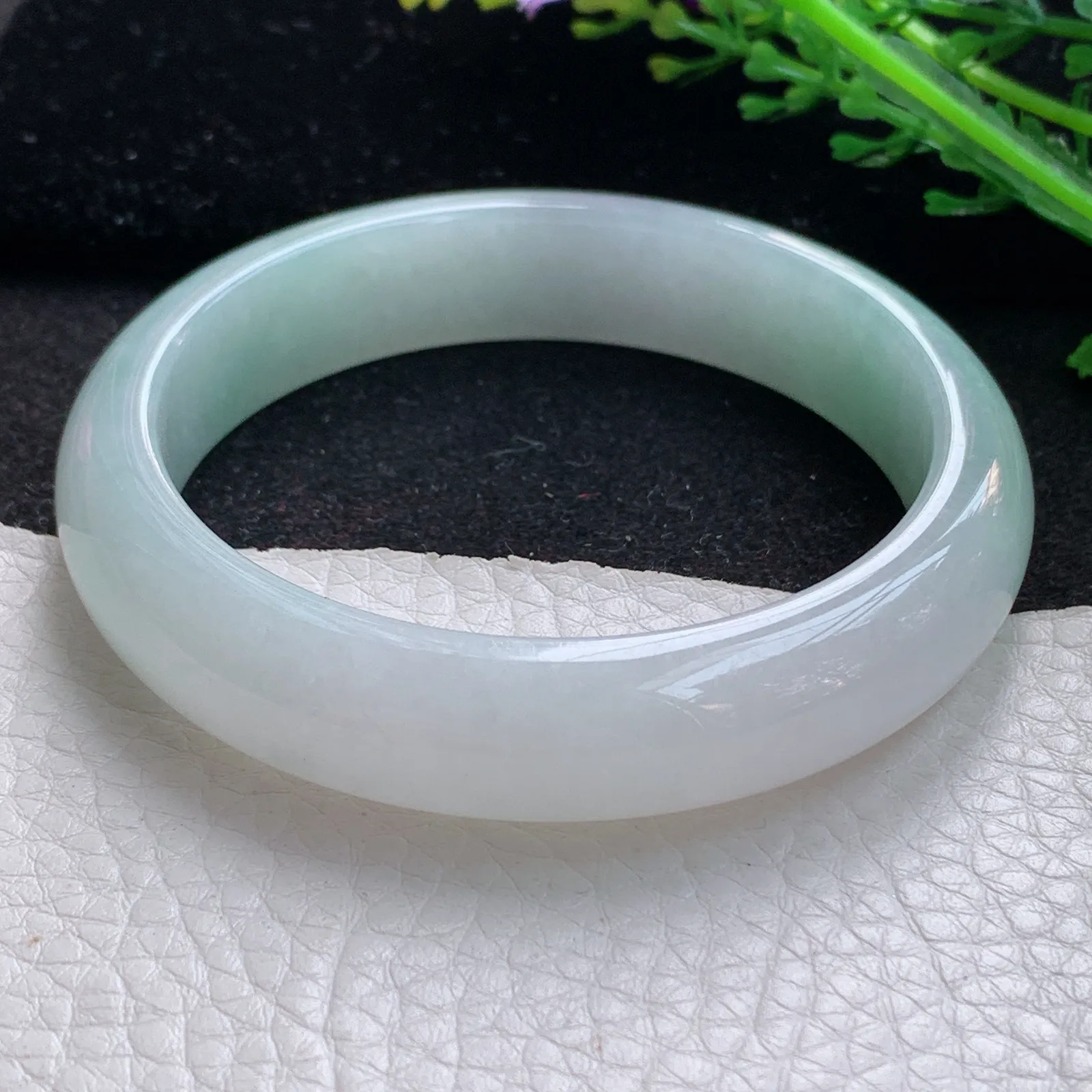 nr自然光57.5*13.3*8平安镯 缅甸翡翠a货玉手镯清新宽边玉手环