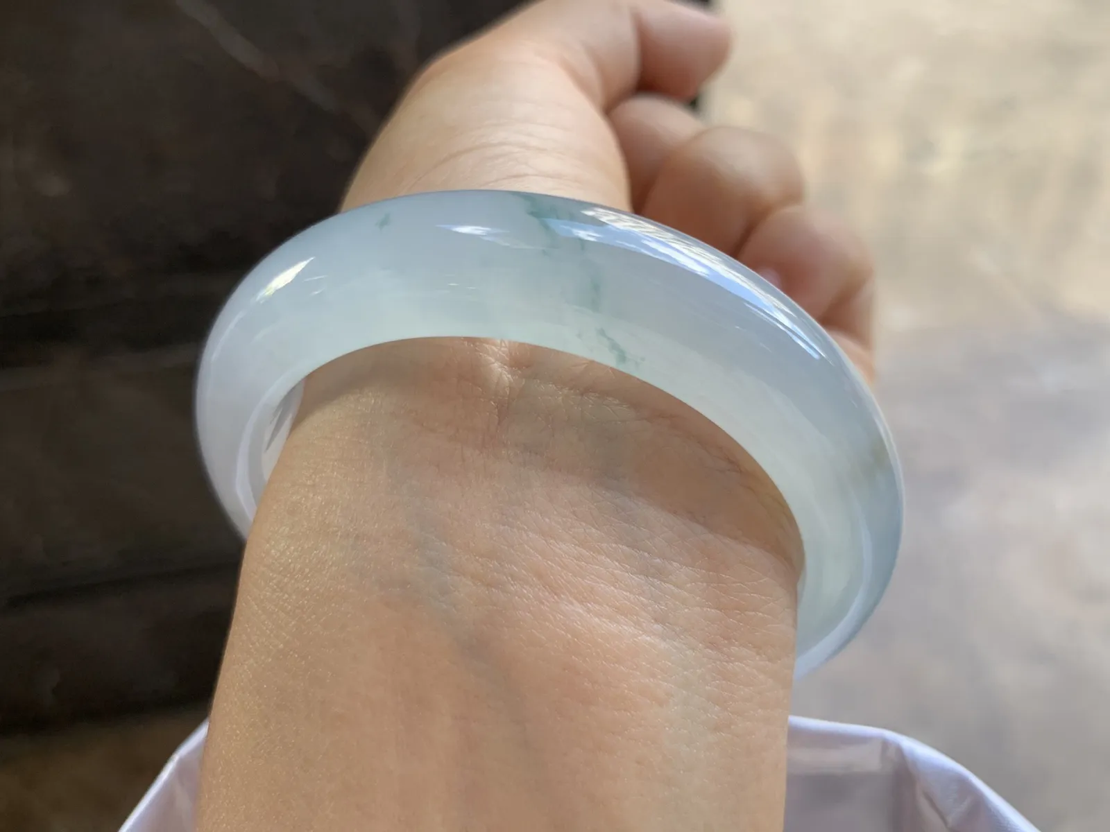 55-13.5-9mm
冰种飘花手镯 水润光泽 清爽 条形优秀