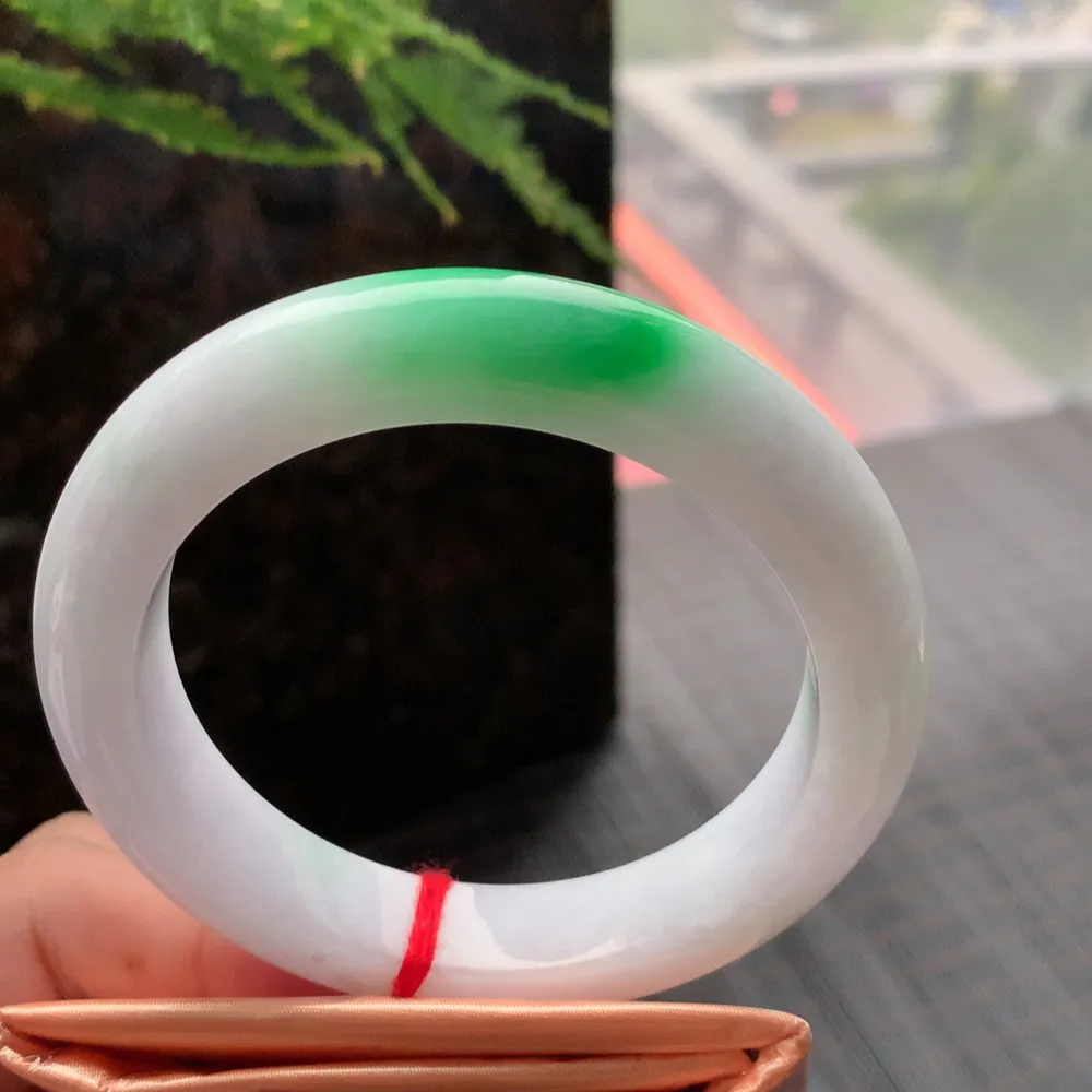 正圈冰糯阳绿 无瑕 尺寸:58.4/12.6/10色好