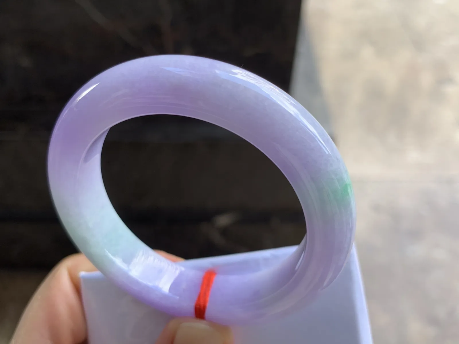 50.5-12.2-9.4mm
春彩手镯 底子细腻 颜色浓郁漂亮 小手捡漏