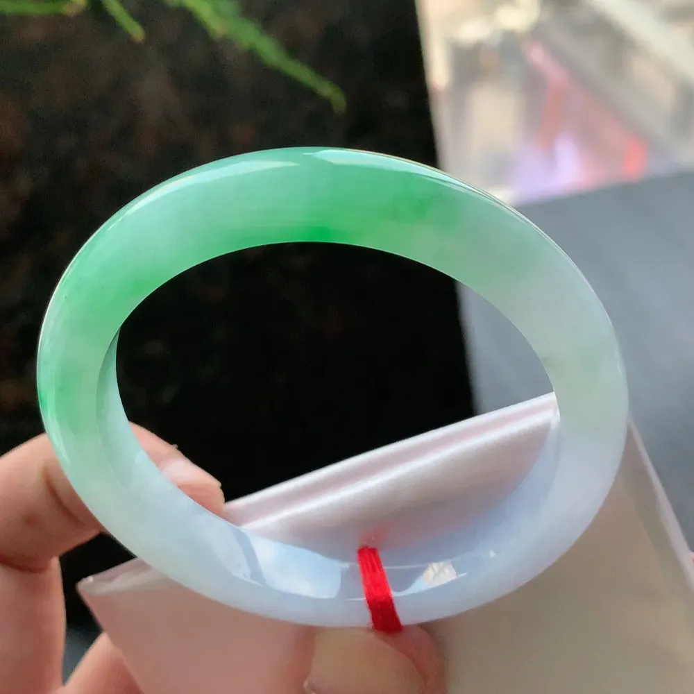 正圈冰春彩 无瑕 尺寸:51.6/9.1/8 种色兼备