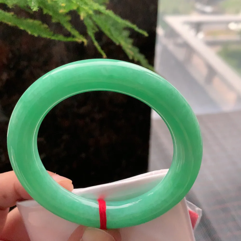 圆条满绿 无瑕 尺寸:55.1/11.2 满色