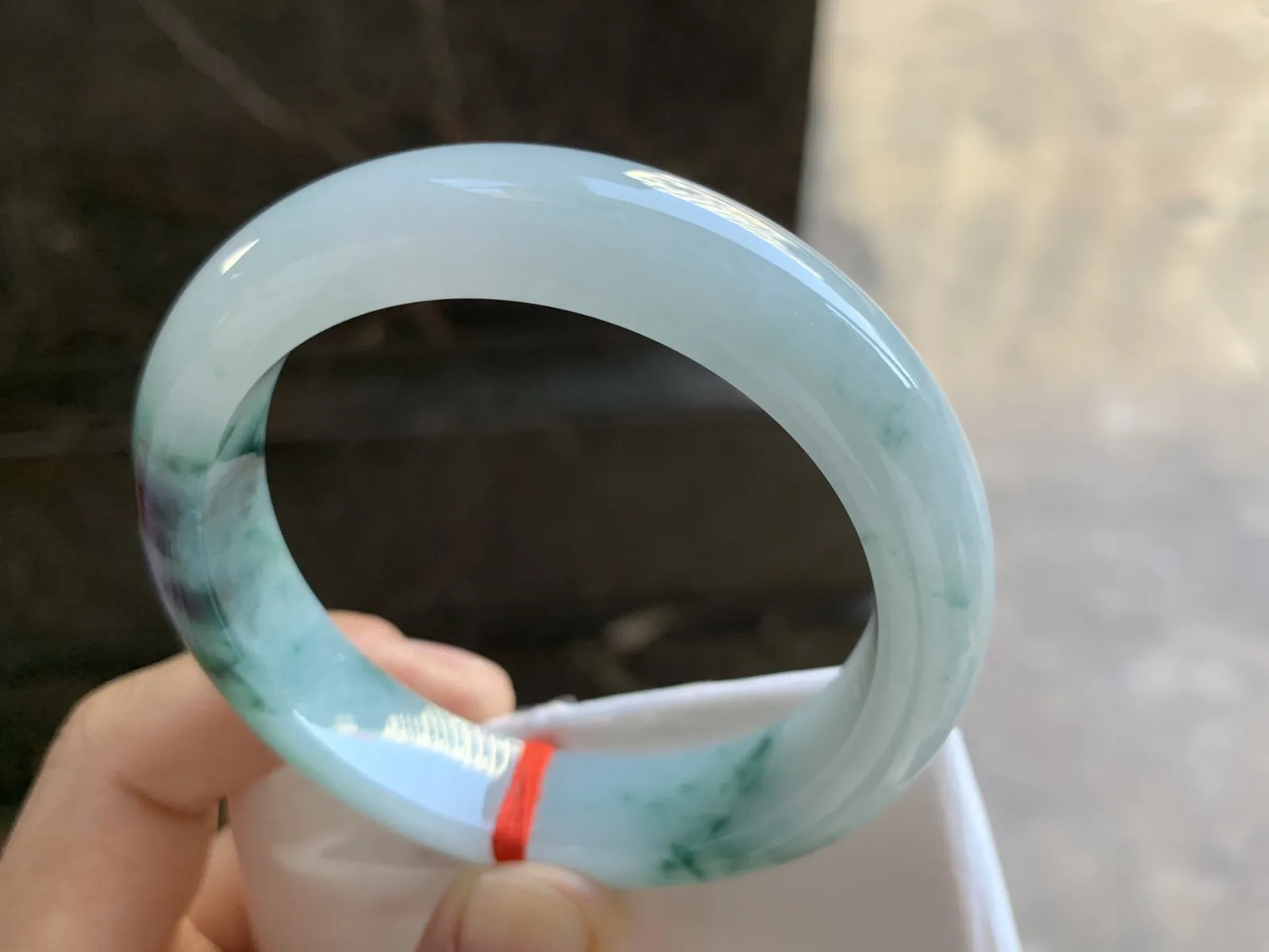 54-12.2-8.4mm
糯冰飘花手镯 底子细腻 画色浓郁