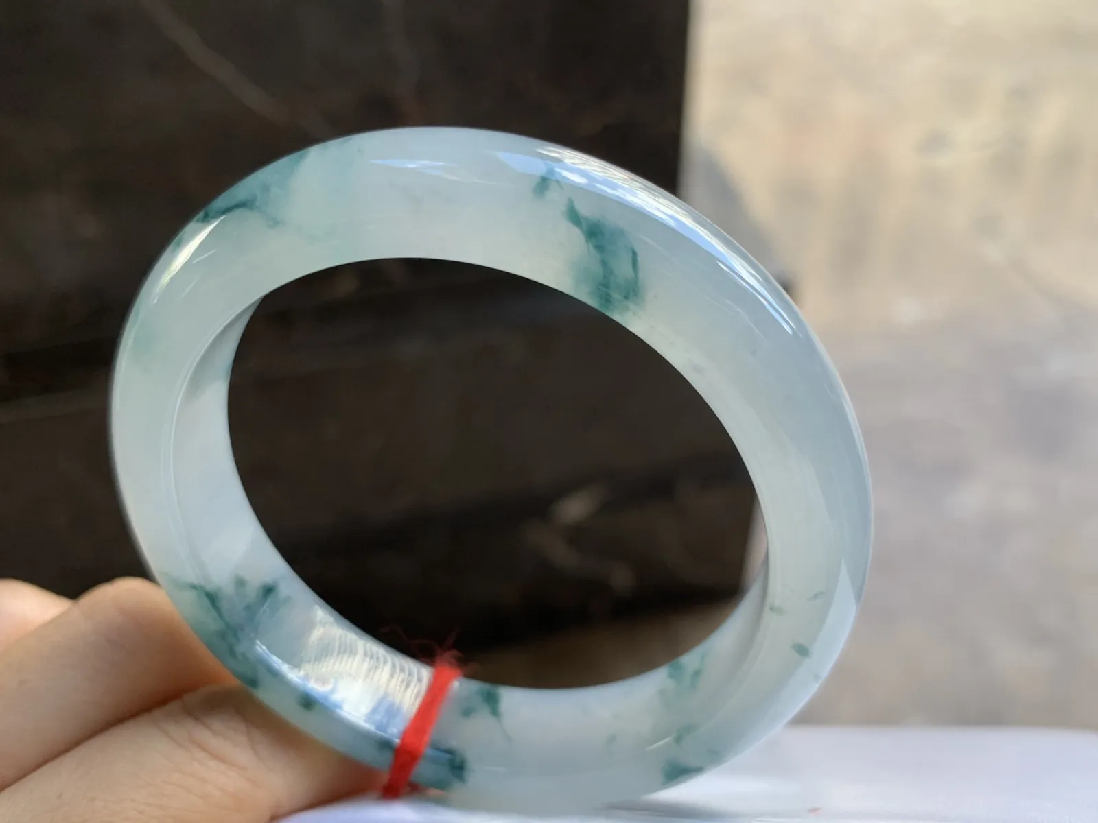 57-13-9mm
冰种飘花手镯 水润光泽 花色浓郁漂亮  山水画即视感