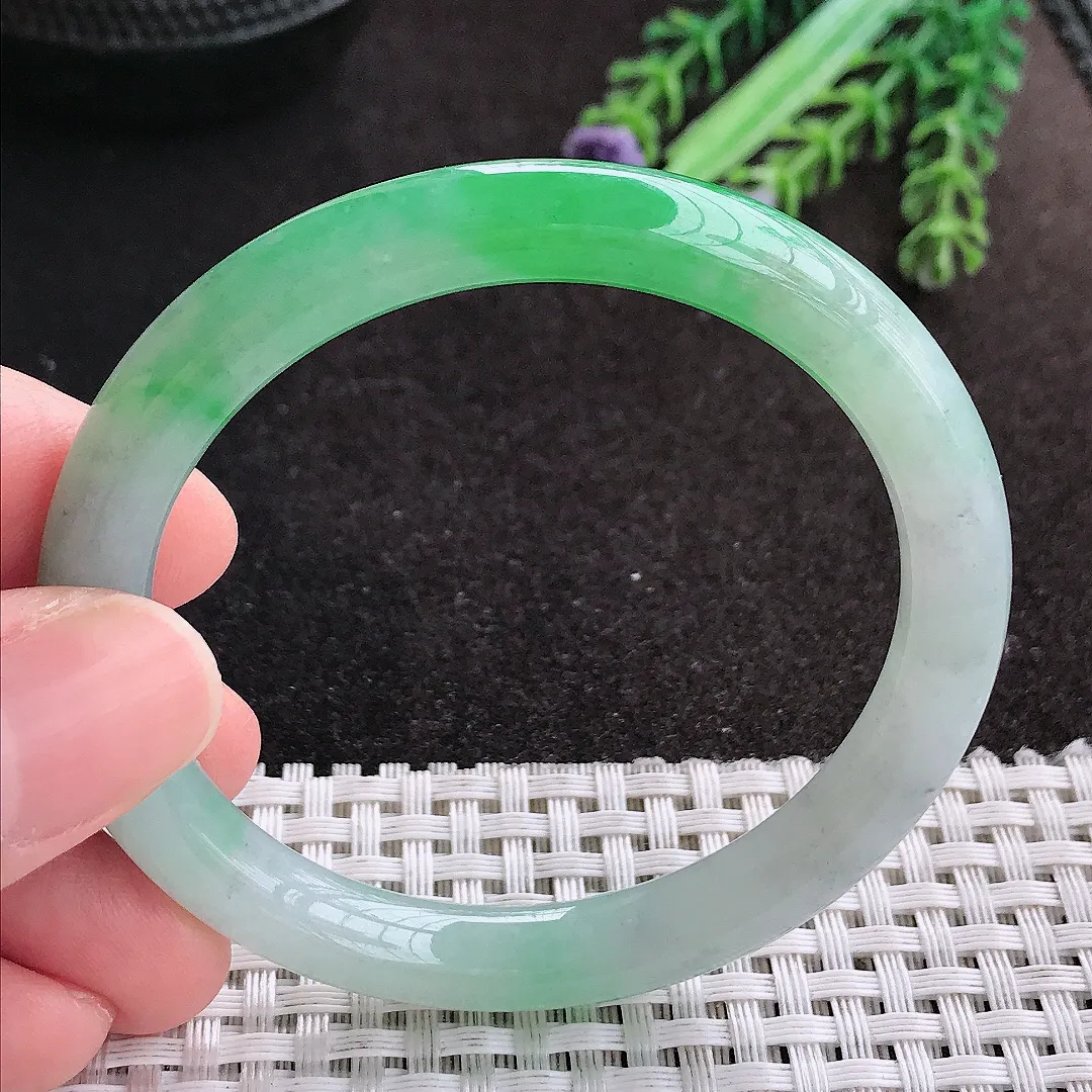 天然A货翡翠52.5/8.2/7.8老坑冰润飘阳绿圆条手镯玉手镯