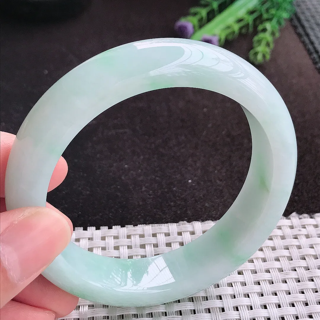 天然A货翡翠59/15.5/9.2老坑冰润浅绿色轮胎手镯宽边玉手镯