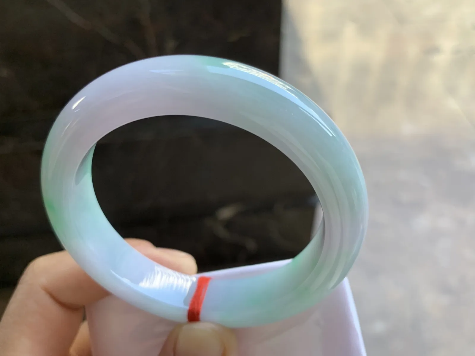 53.5-12-9mm
淡春彩手镯 底子细腻 颜色漂亮 性价比推荐