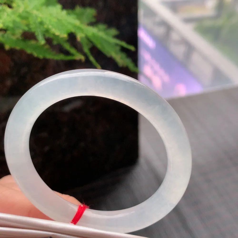 圆条冰玻种 无瑕 尺寸:52.1/9.1/8.7 种水好