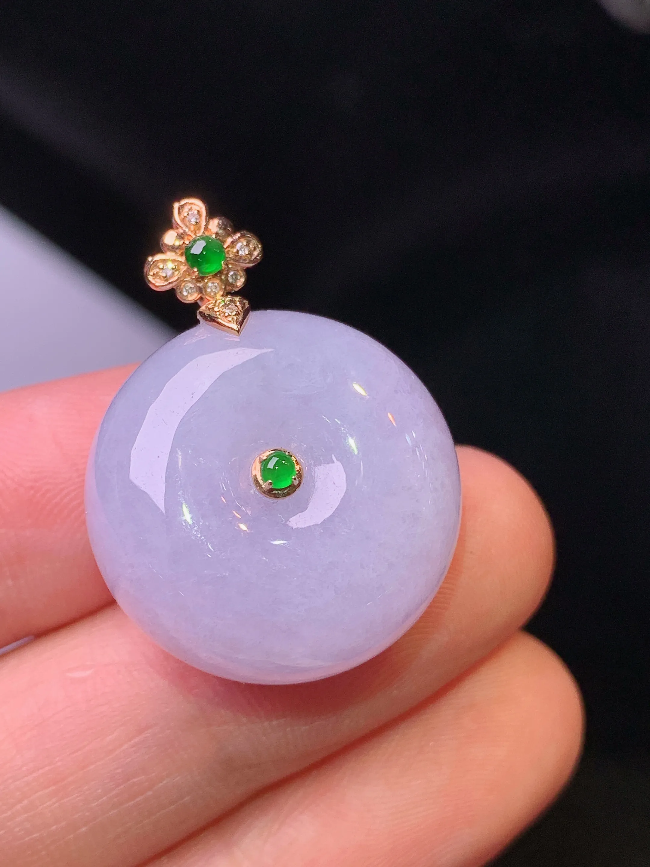 18k金钻镶嵌紫罗兰平安扣吊坠 玉质细腻 色泽清新艳丽 整体尺寸28*20.9*12