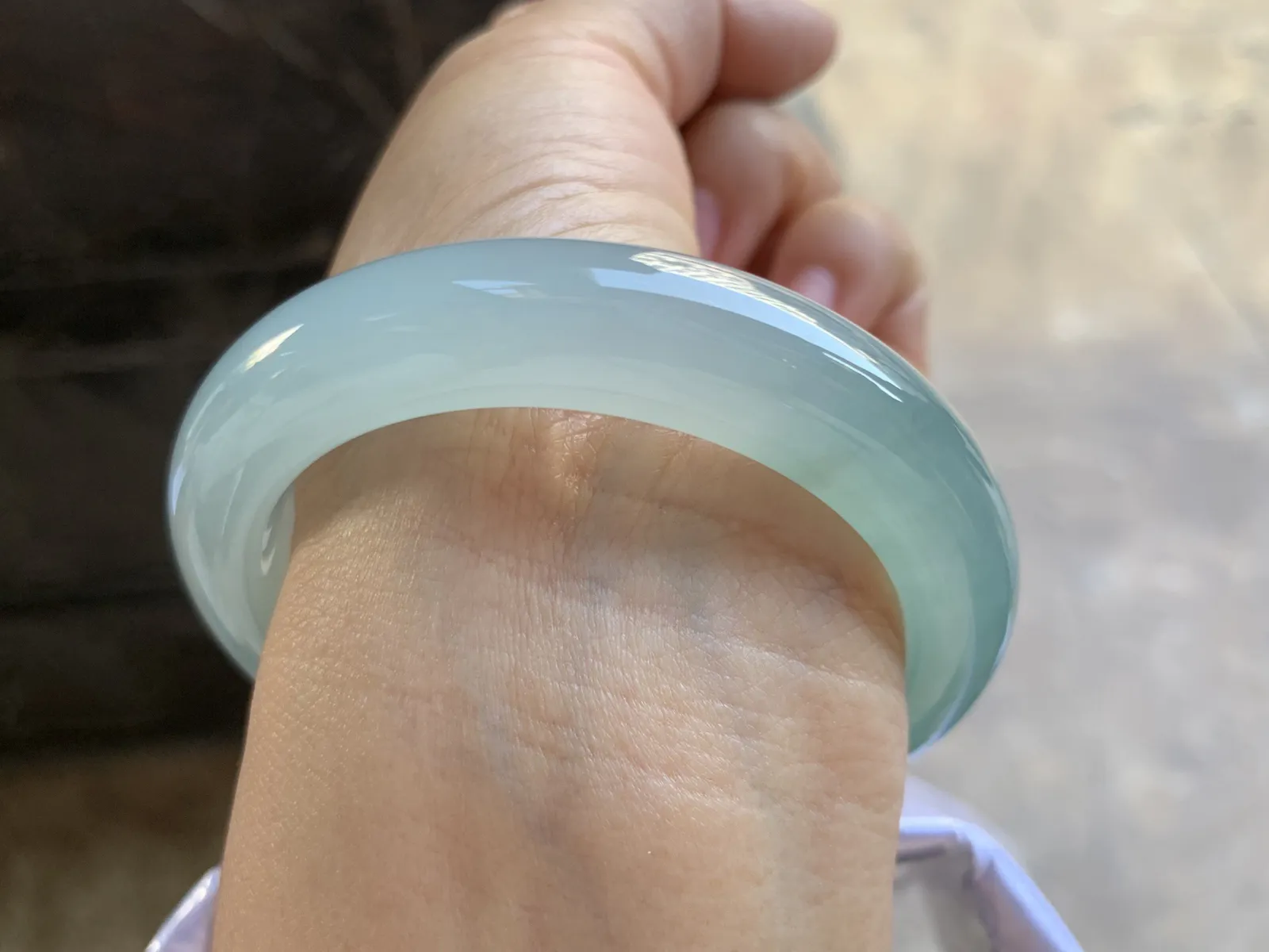 53.5-12-8.8mm
冰种晴水手镯 种好水润 底色漂亮 推荐