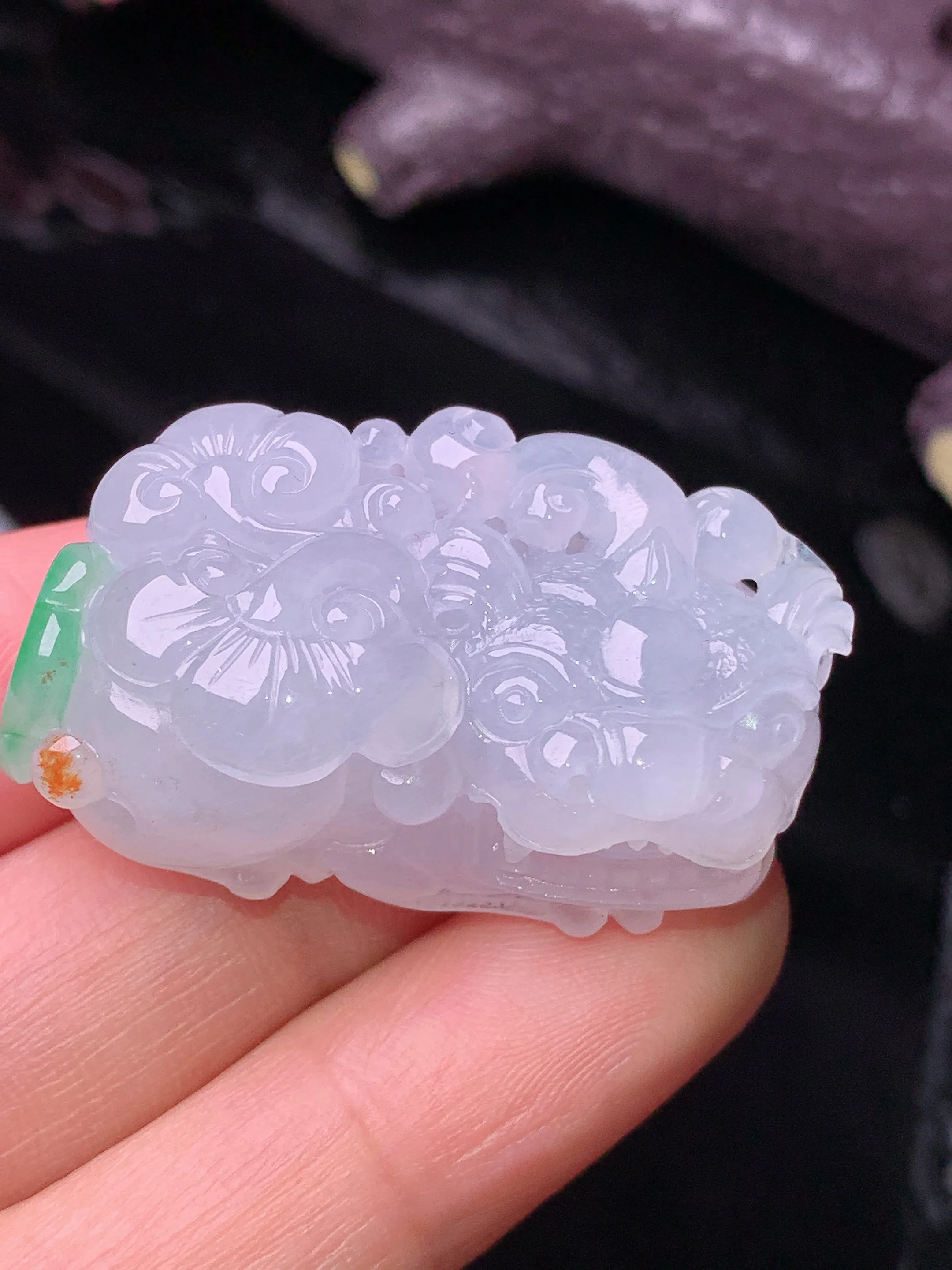 飘绿貔貅吊坠 玉质细腻 色泽清新艳丽 整体尺寸37*20.8*13.3