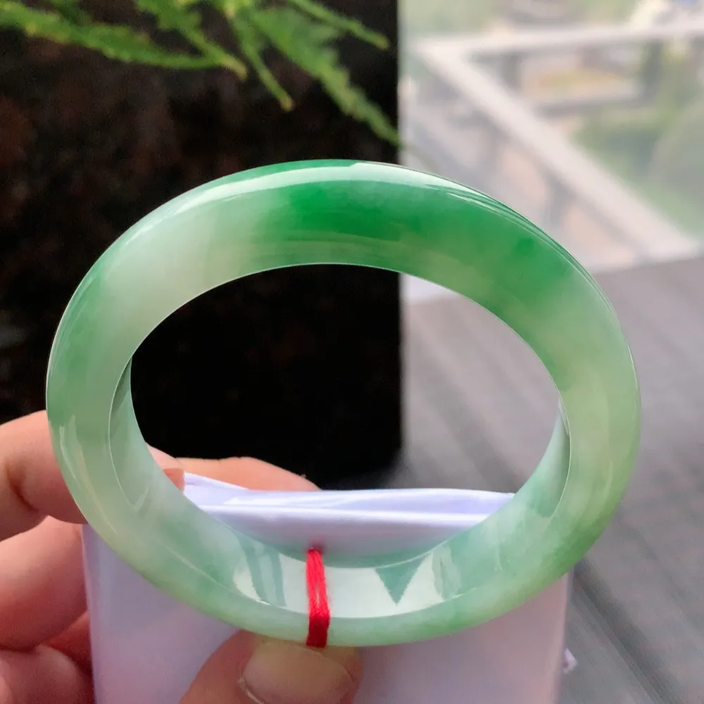 正圈冰翠绿 无瑕 尺寸:56.4/12.7/9.2 色好🥰🥰