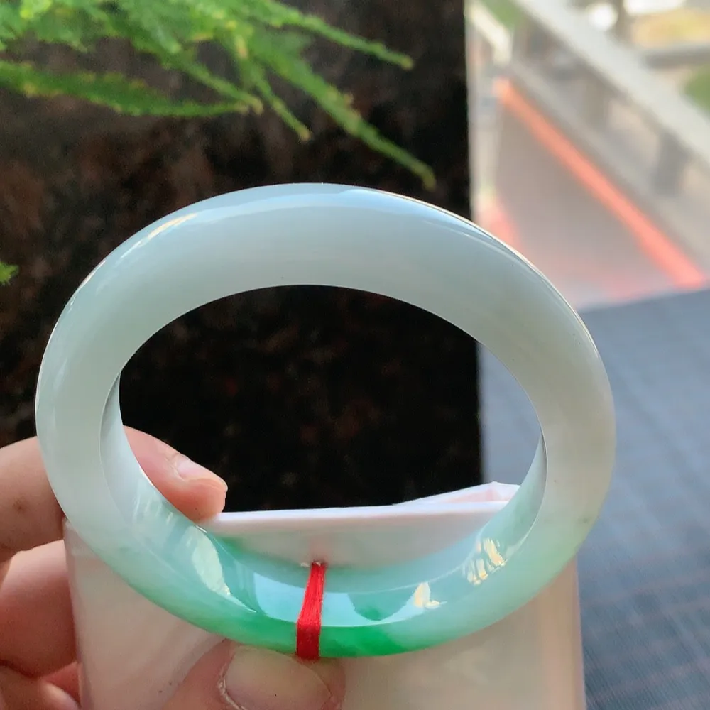 正圈白底青阳绿 无瑕 尺寸:56.1/12.5/9.2 色好