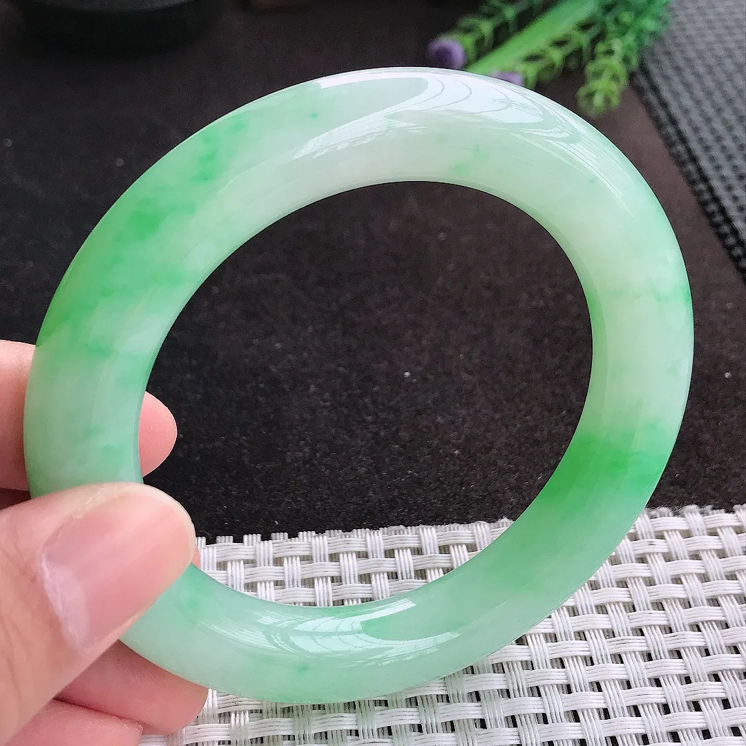天然A货翡翠58.3/11.9/12.1老坑冰润起胶飘阳绿胖圆条手镯玉手镯