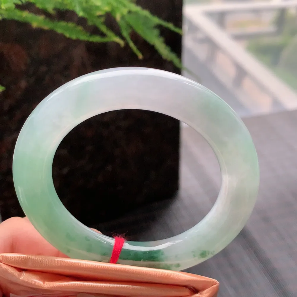 圆条高冰飘花 无瑕 尺寸:55.1/11.2 花美 种水好