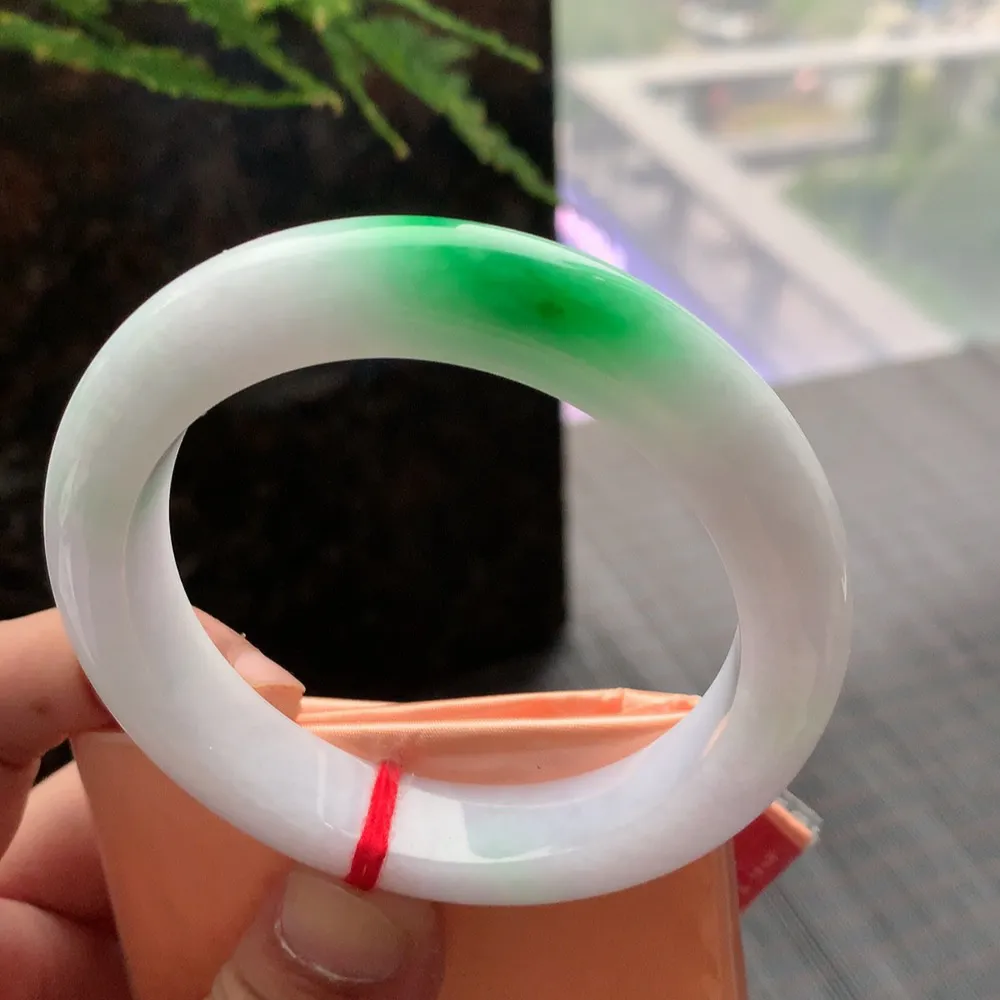 正圈冰糯阳绿 无瑕 尺寸:58.4/12.6/10色好