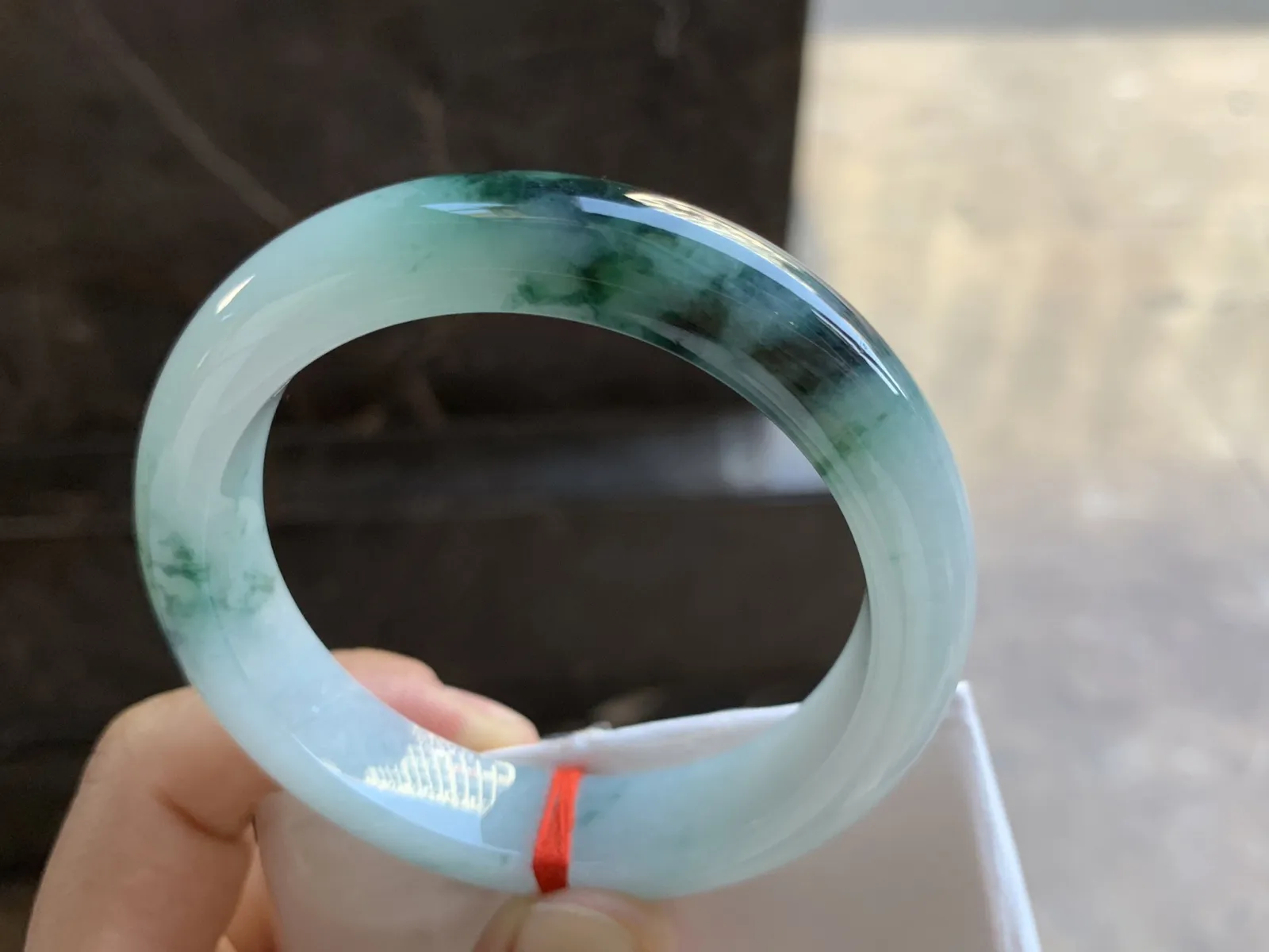 54-12.2-8.4mm
糯冰飘花手镯 底子细腻 画色浓郁