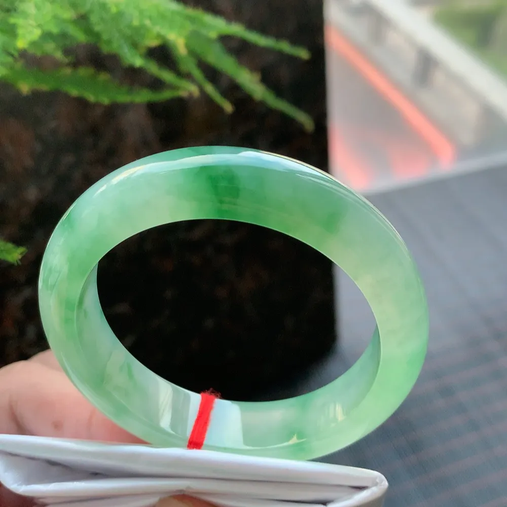 正圈高冰绿 无瑕 尺寸:51.1/12.4/8.1 种色俱佳