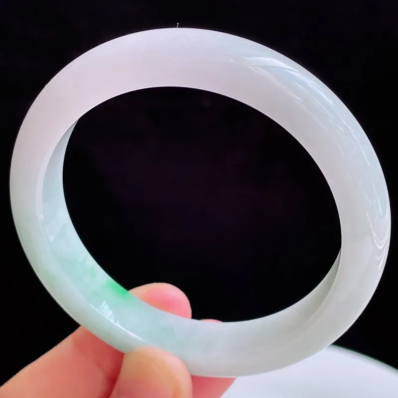 57圈有种有色天然翡翠A货飘阳绿玉手镯好种水水润手镯57.90g