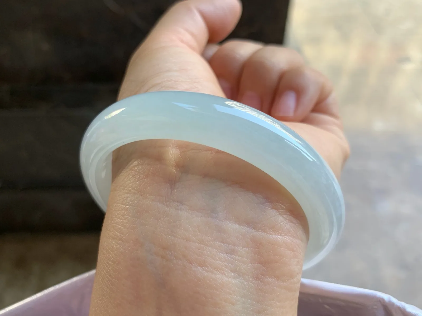 57-11.4-8mm
细糯冰手镯 底子细腻干净 纯净无暇