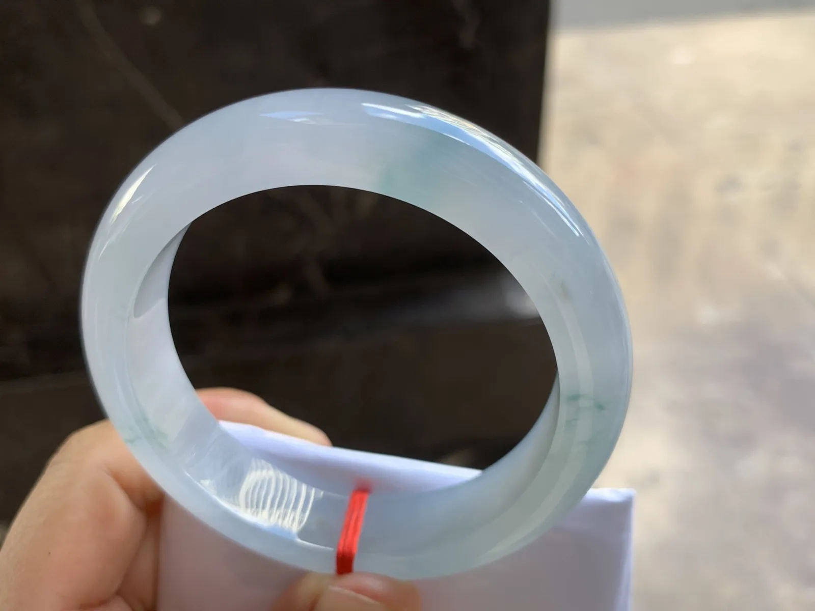 55-13.4-9mm
冰种飘花手镯 冰透莹润 花色灵动