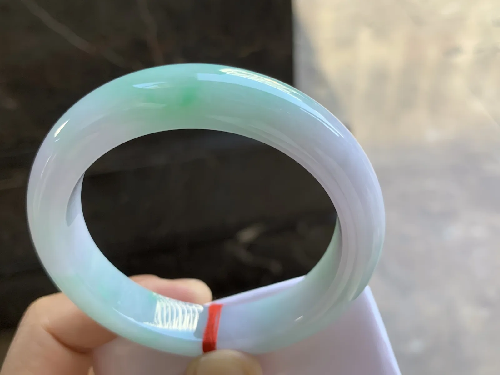 53.5-12-9mm
淡春彩手镯 底子细腻 颜色漂亮 性价比推荐