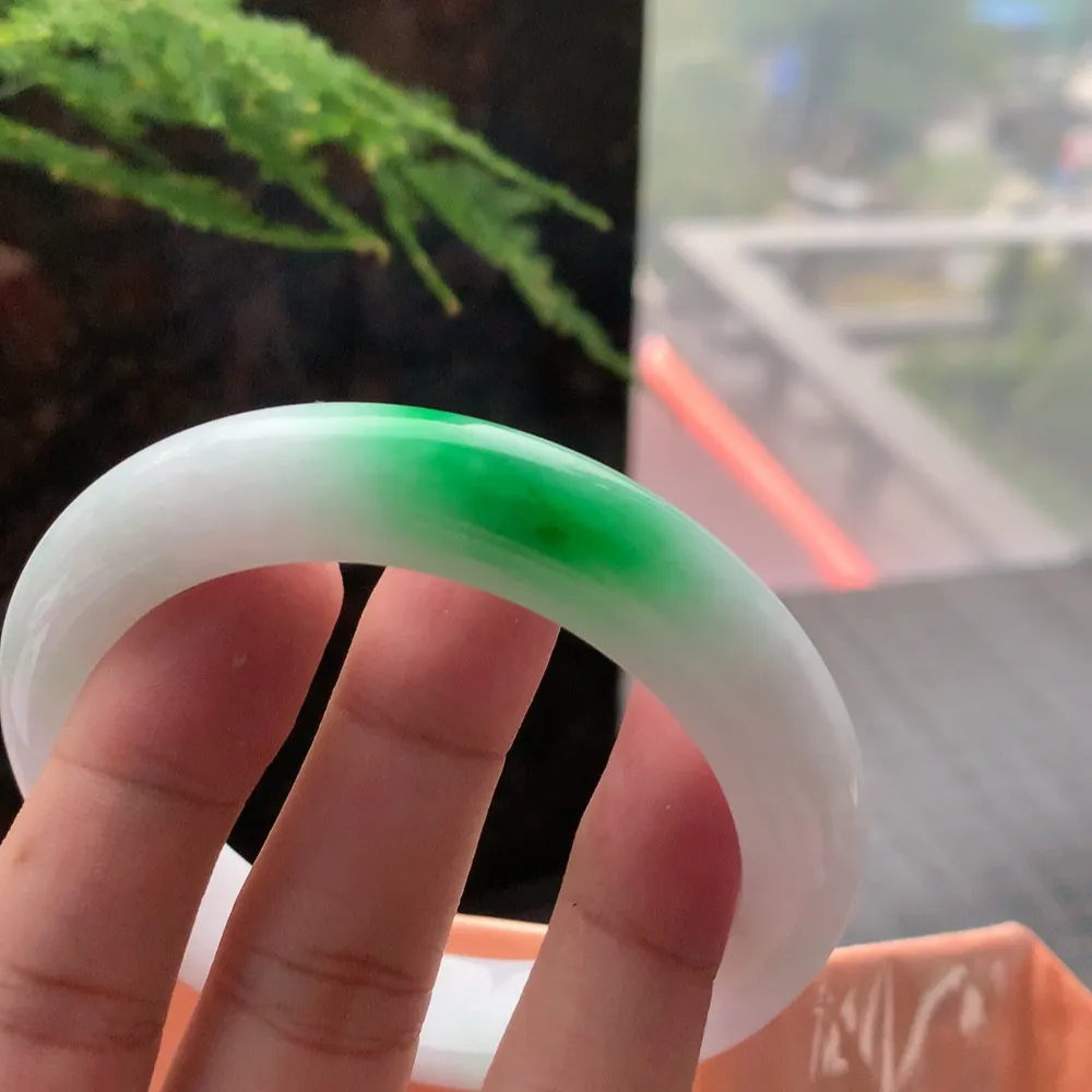 正圈冰糯阳绿 无瑕 尺寸:58.4/12.6/10色好