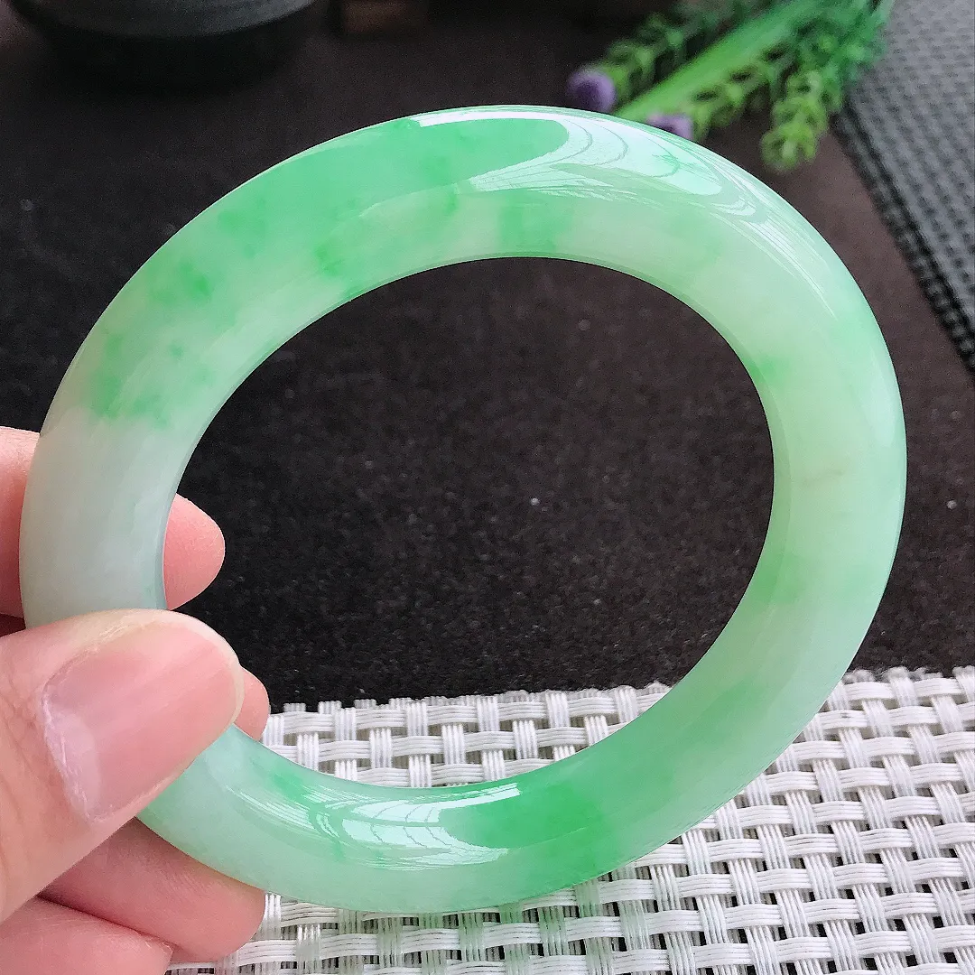 天然A货翡翠58.3/11.9/12.1老坑冰润起胶飘阳绿胖圆条手镯玉手镯