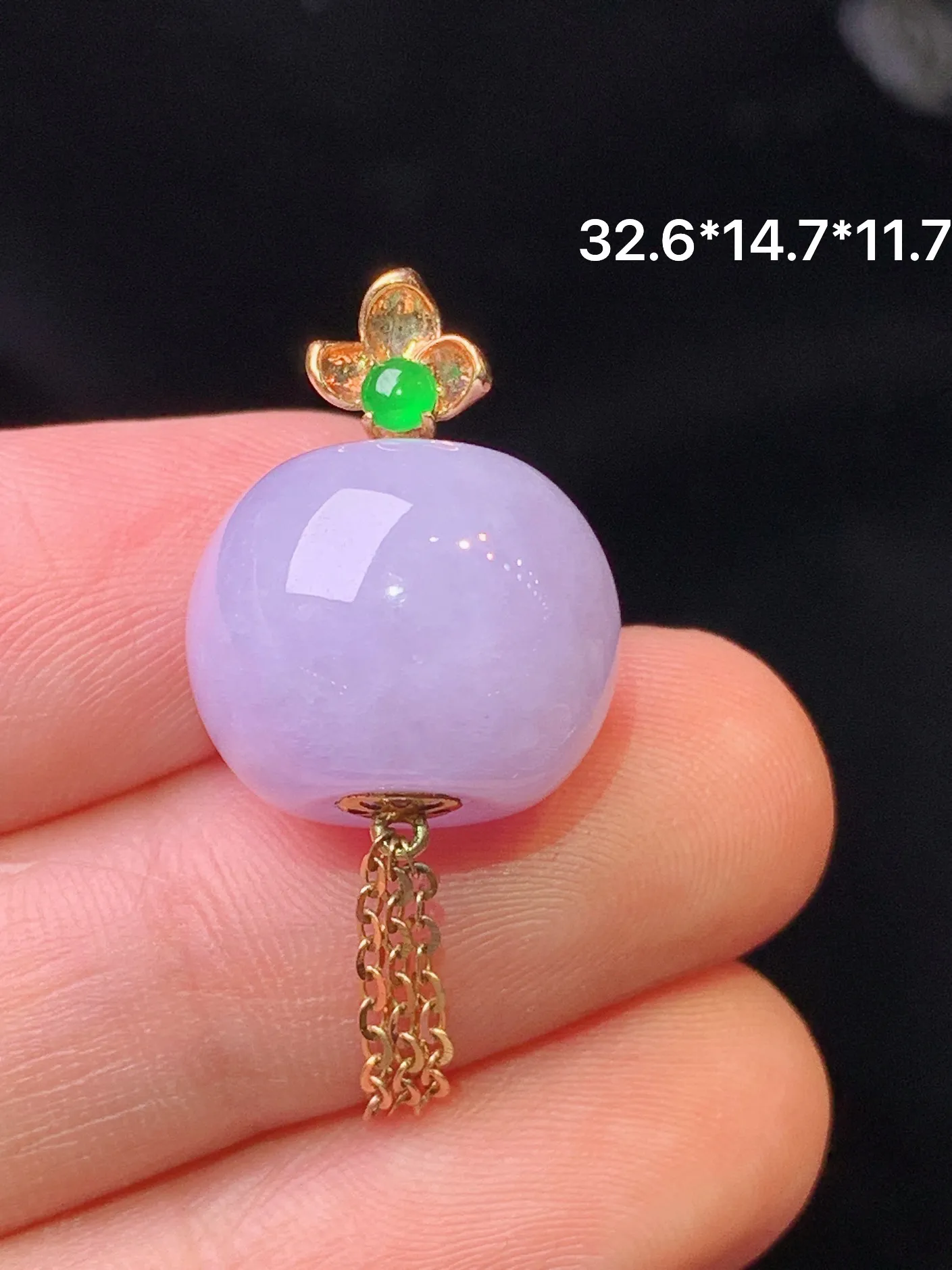 18k金钻镶嵌紫罗兰路路通吊坠 玉质细腻 色泽清新艳丽 整体尺寸32.6*14.7*11.7