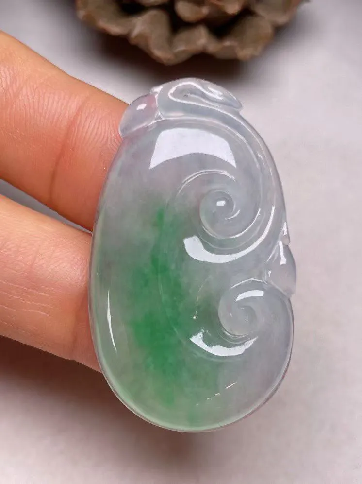 冰种飘绿【如意】吊坠，种水好，玉质细腻 ，卖相好