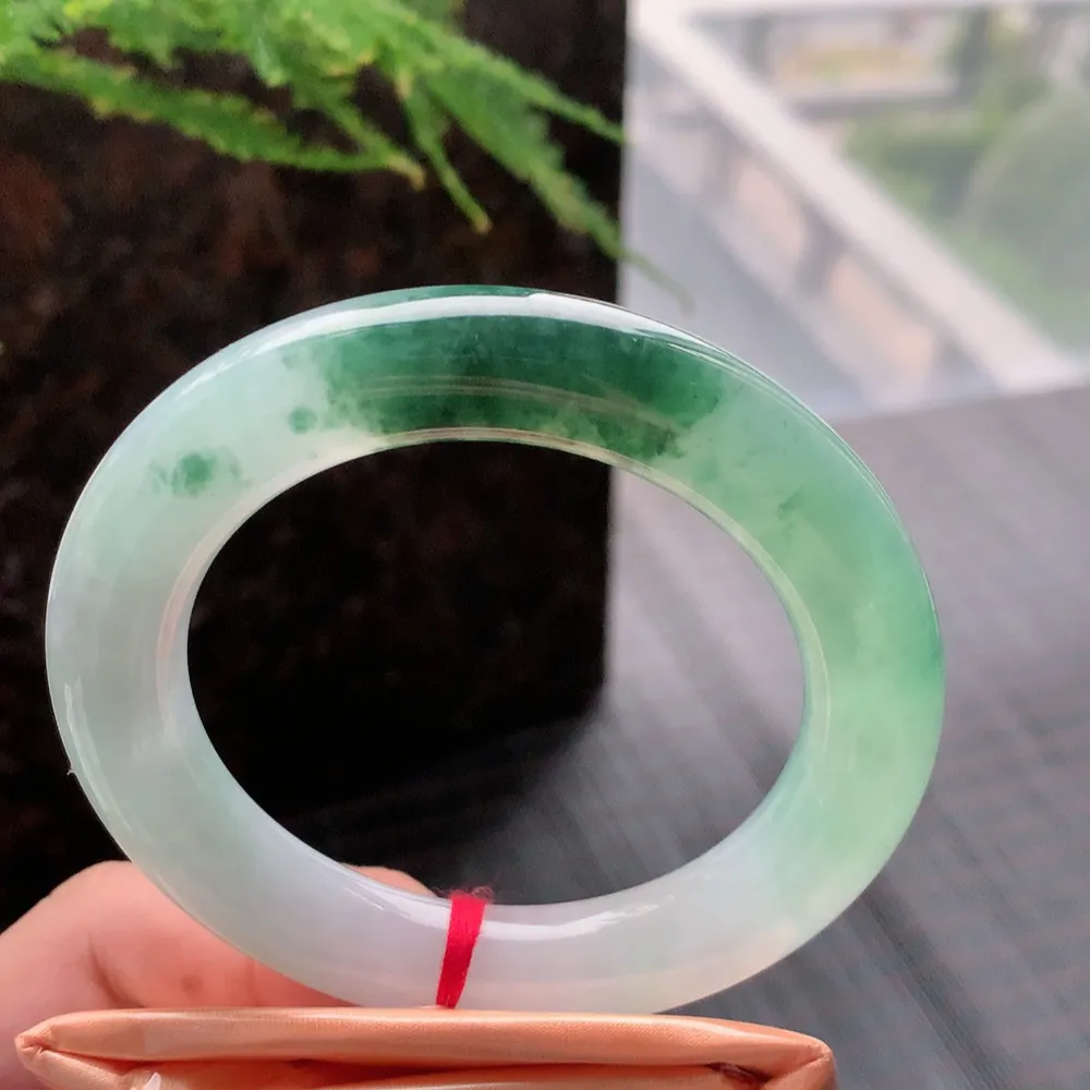 圆条高冰飘花 无瑕 尺寸:55.1/11.2 花美 种水好