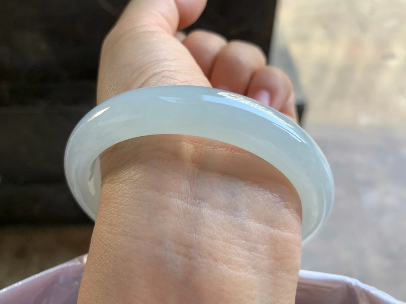 57-11.4-8mm
细糯冰手镯 底子细腻干净 纯净无暇