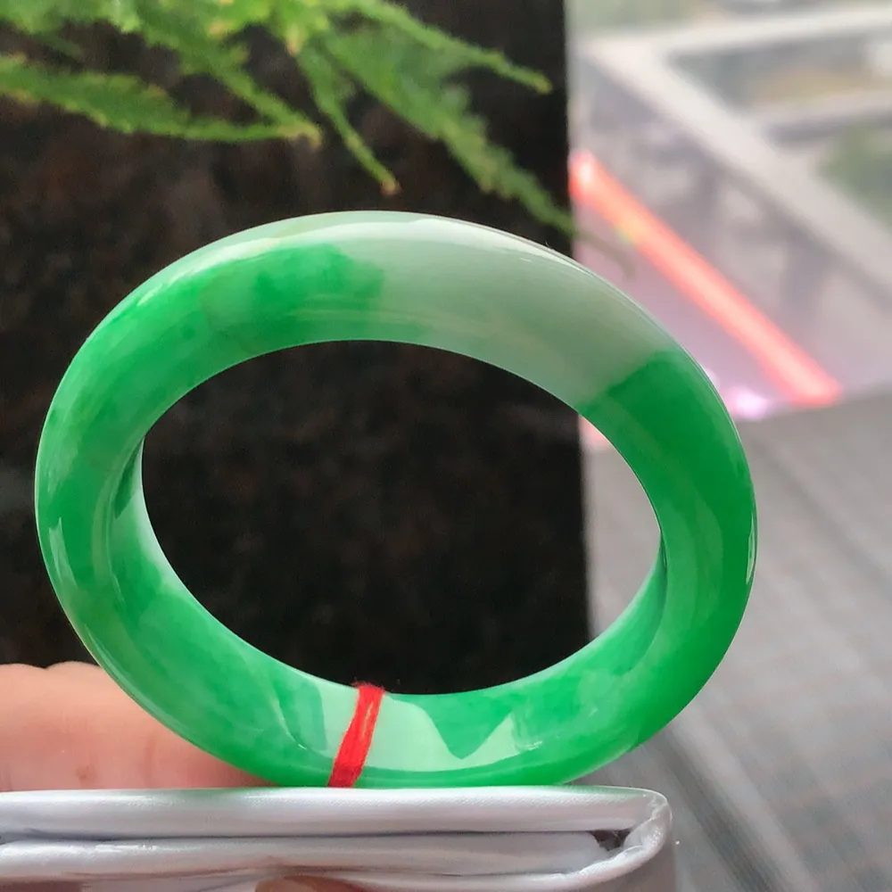 正圈一大圈阳绿 微纹 尺寸:50.4/11.8/8.3 色好