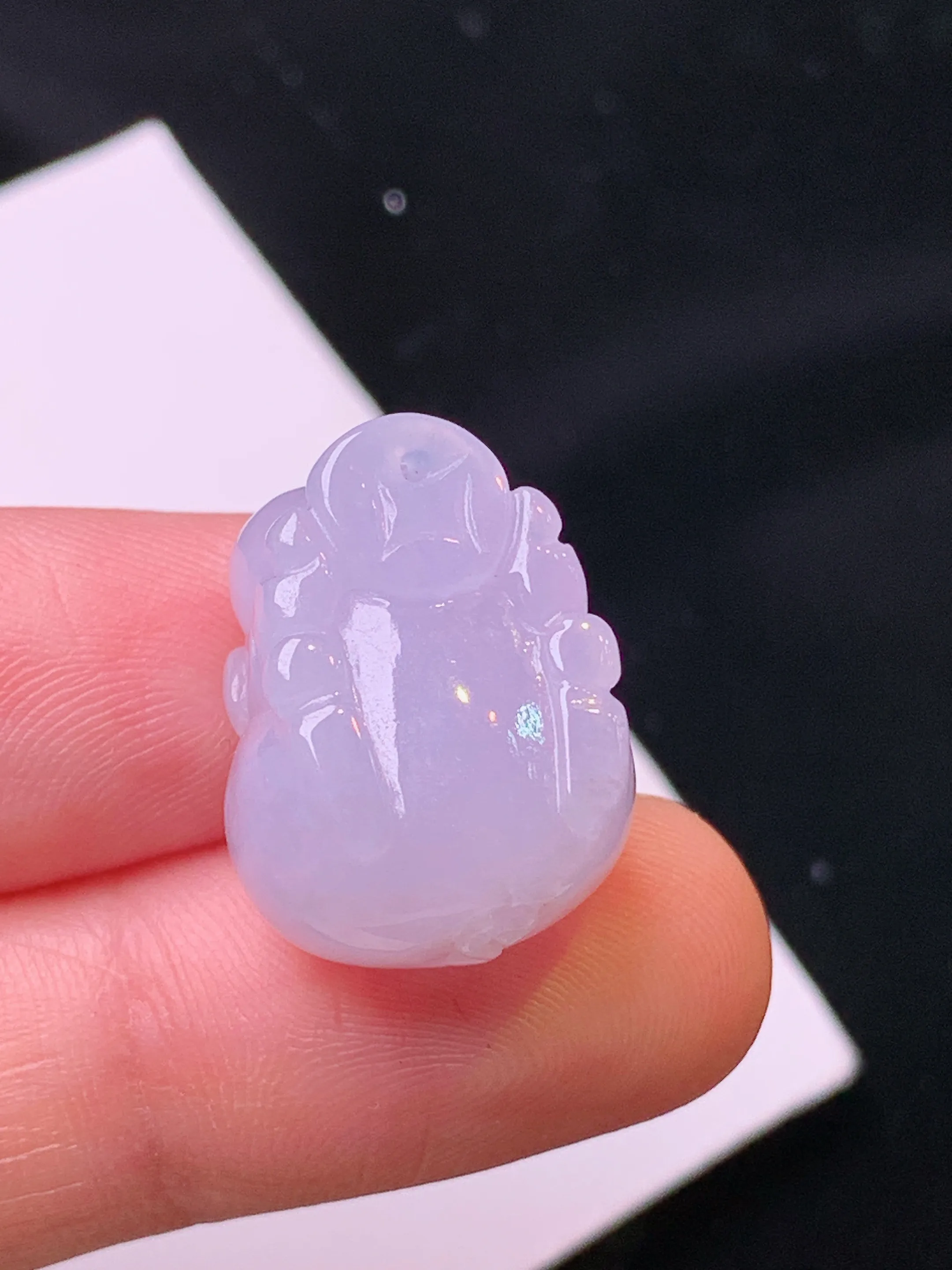 紫罗兰生肖猪吊坠 玉质细腻 色泽清新艳丽 整体尺寸19.8*15*10.5