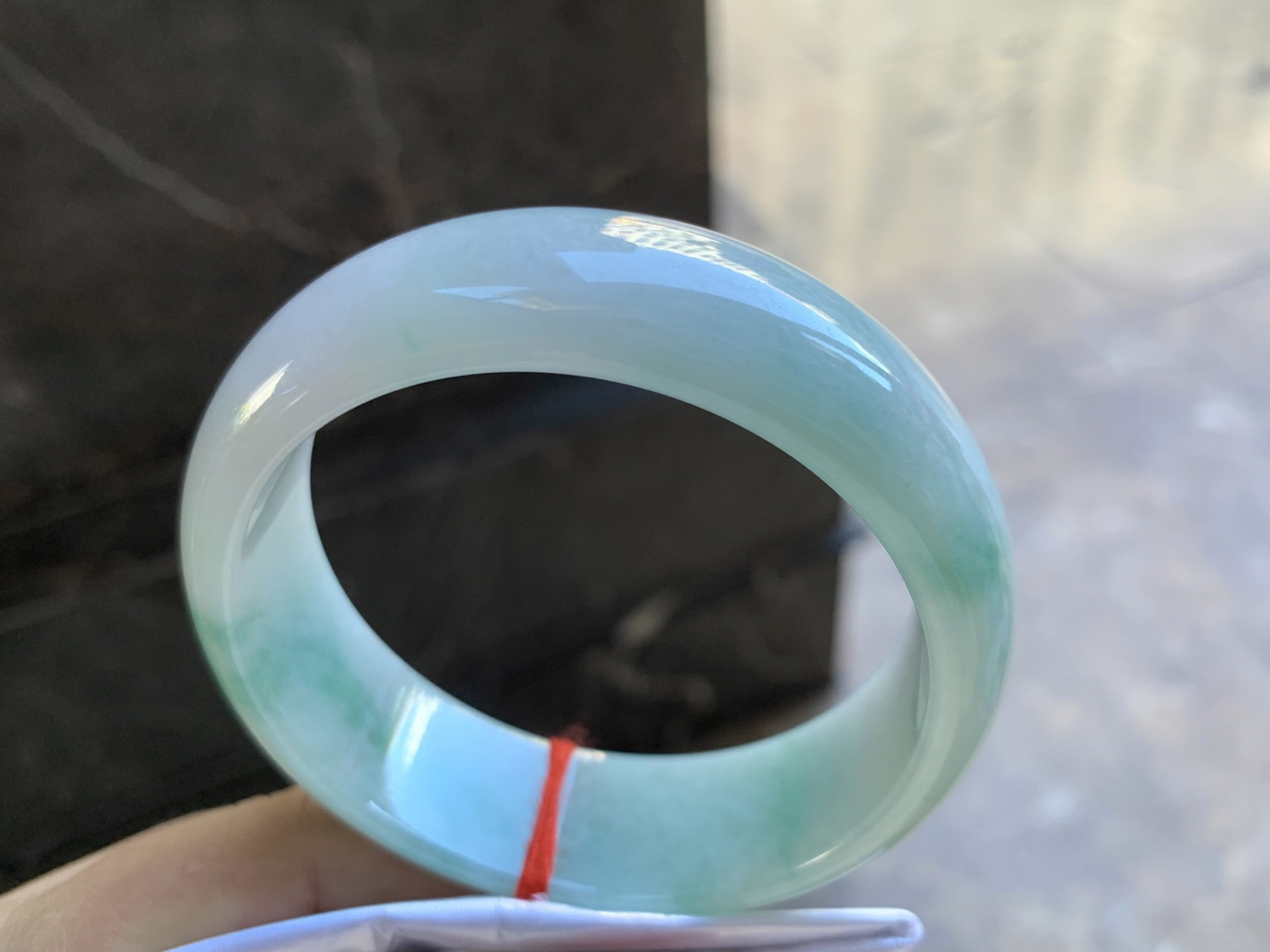 57.5-18.7-7.5mm
宽版飘花手镯 底子细腻 宽版大气