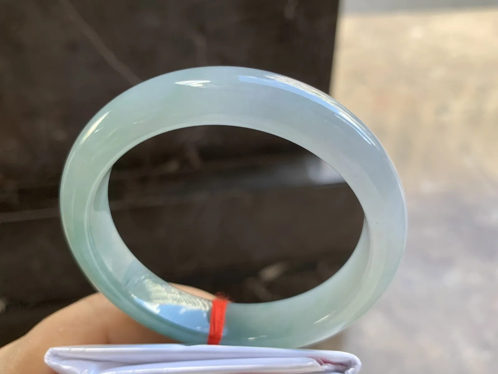 56.5-12.5-8.8mm
油青手镯 底子细腻 水润