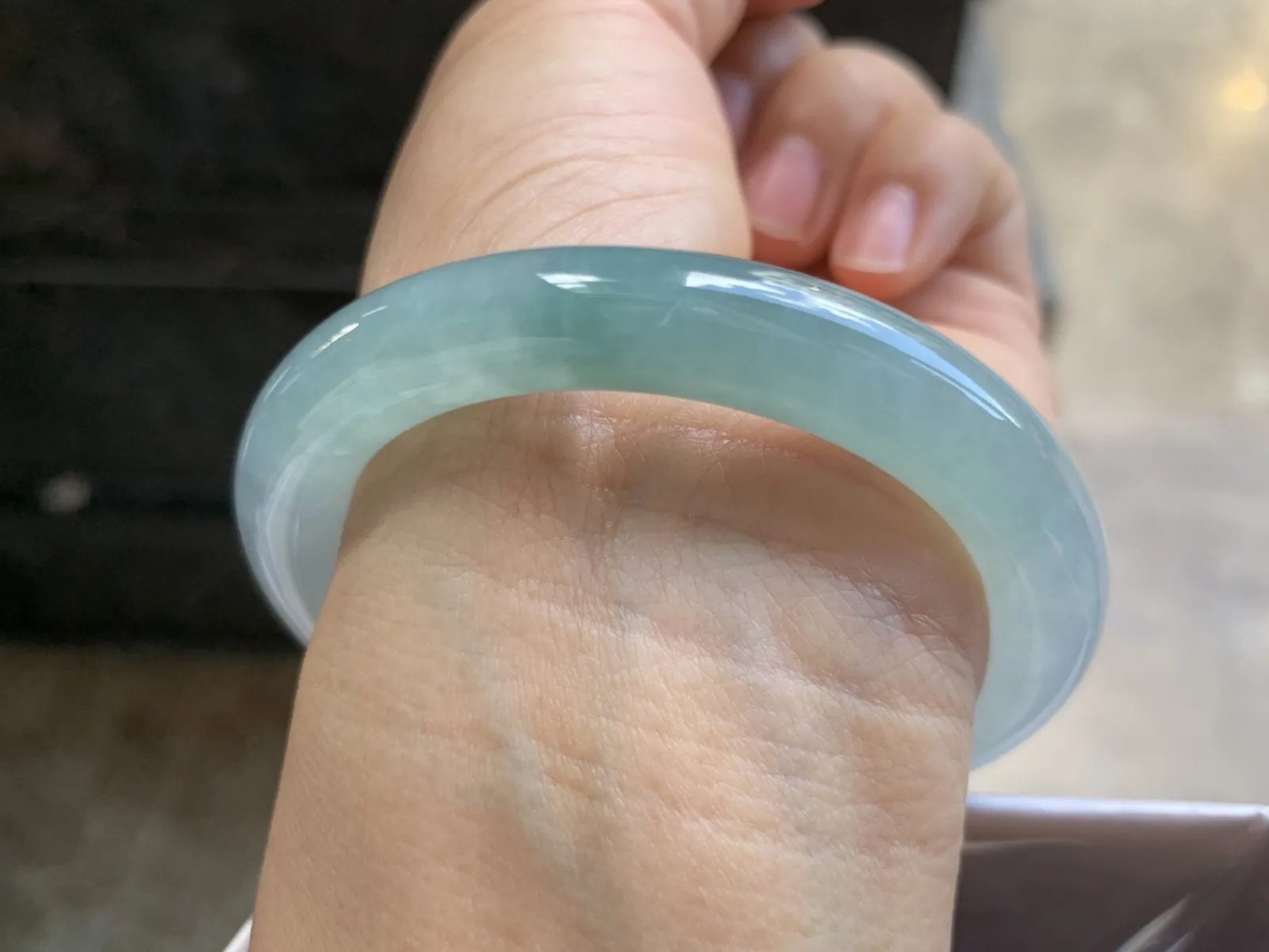 52-9.5mm
蓝水底圆条手镯  水润光泽