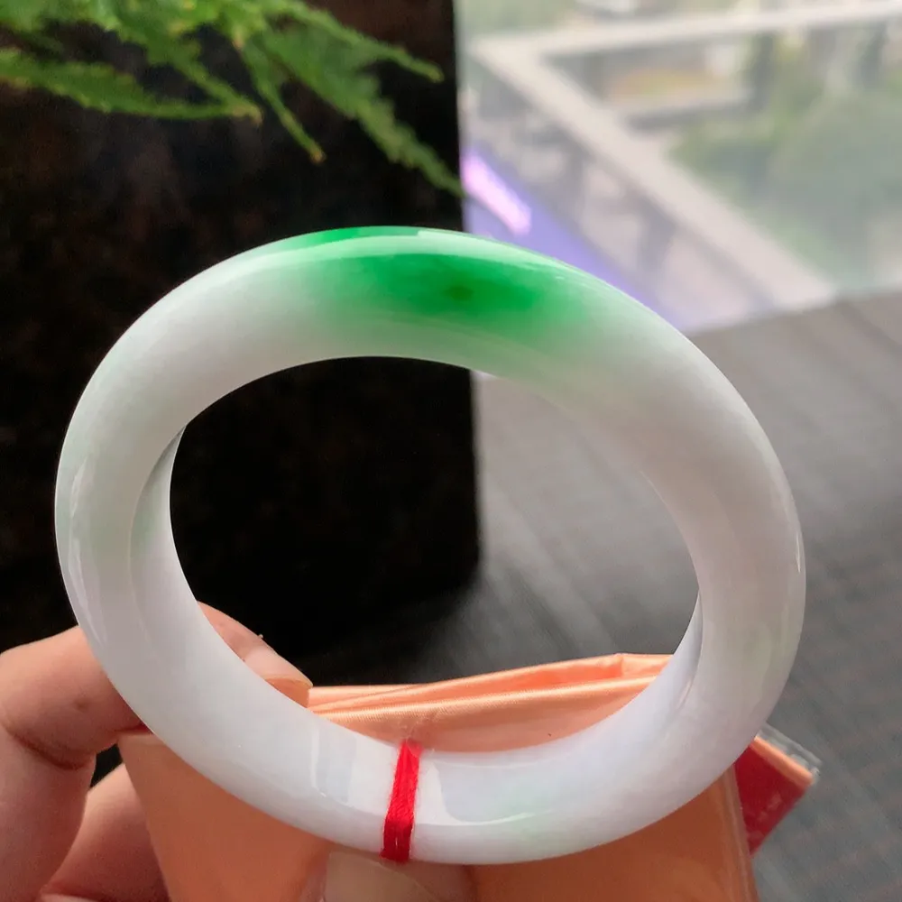 正圈冰糯阳绿 无瑕 尺寸:58.4/12.6/10色好