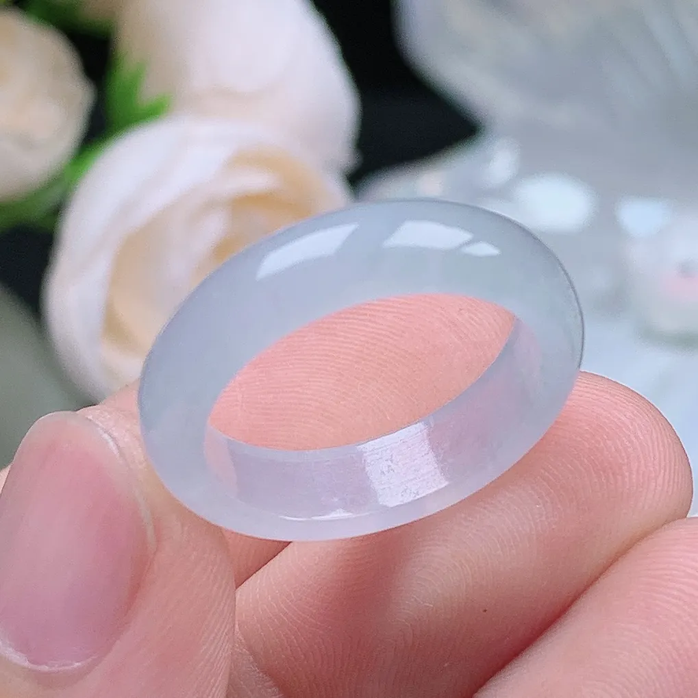 缅甸翡翠老坑冰种翡翠水润起胶白月光戒指玉指环  水润通透 尺寸：18-5.3-2.9mm 17号圈口4S