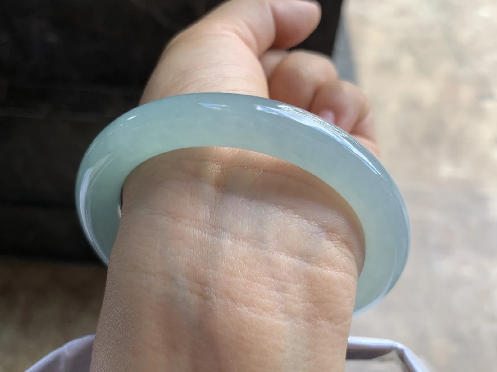 57-10-9.6mm
冰种晴水圆条手镯 水润光泽 清爽