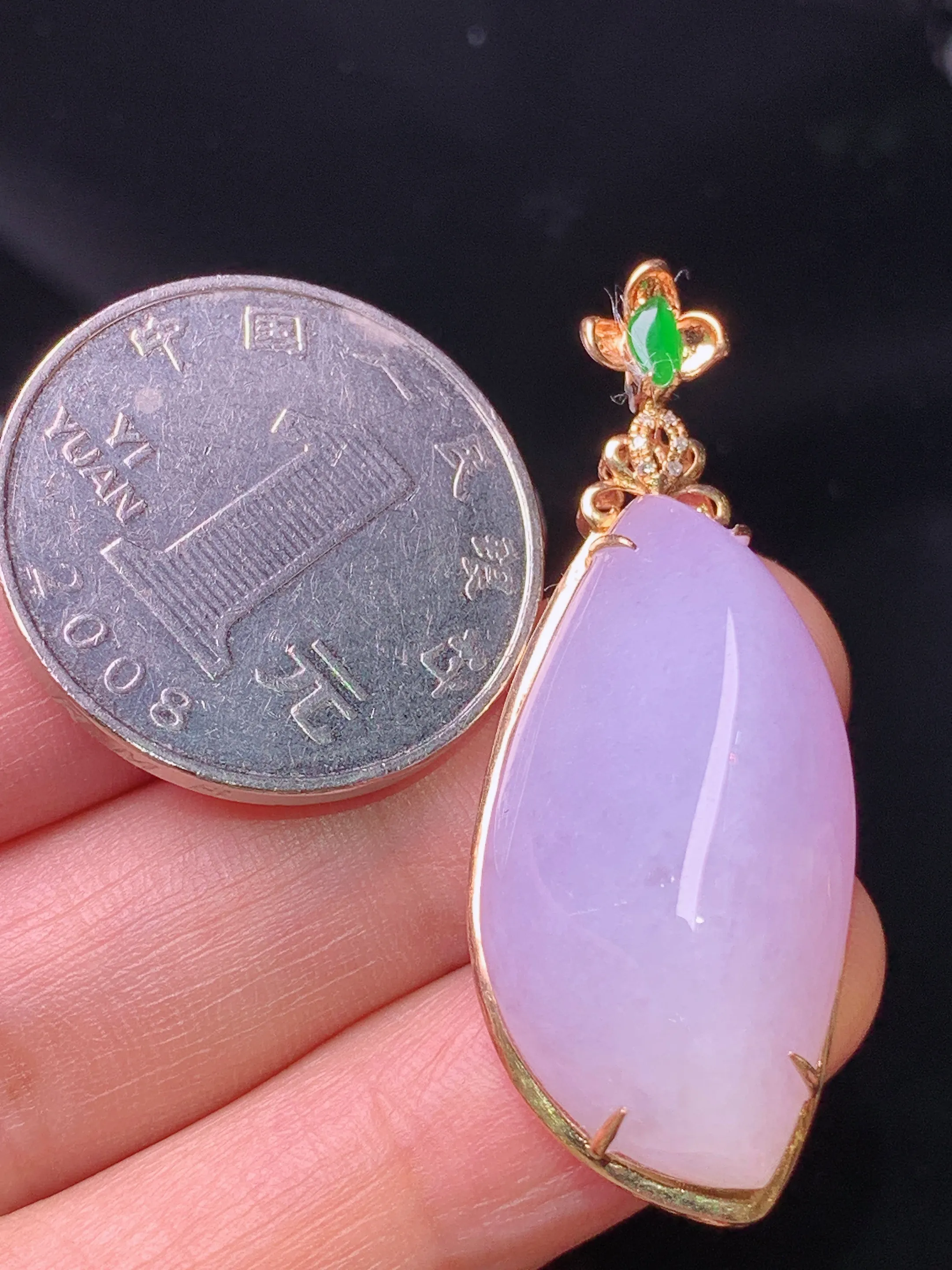 18k金钻镶嵌紫罗兰随形吊坠 玉质细腻 色泽清新艳丽 整体尺寸43*17.2*11.5